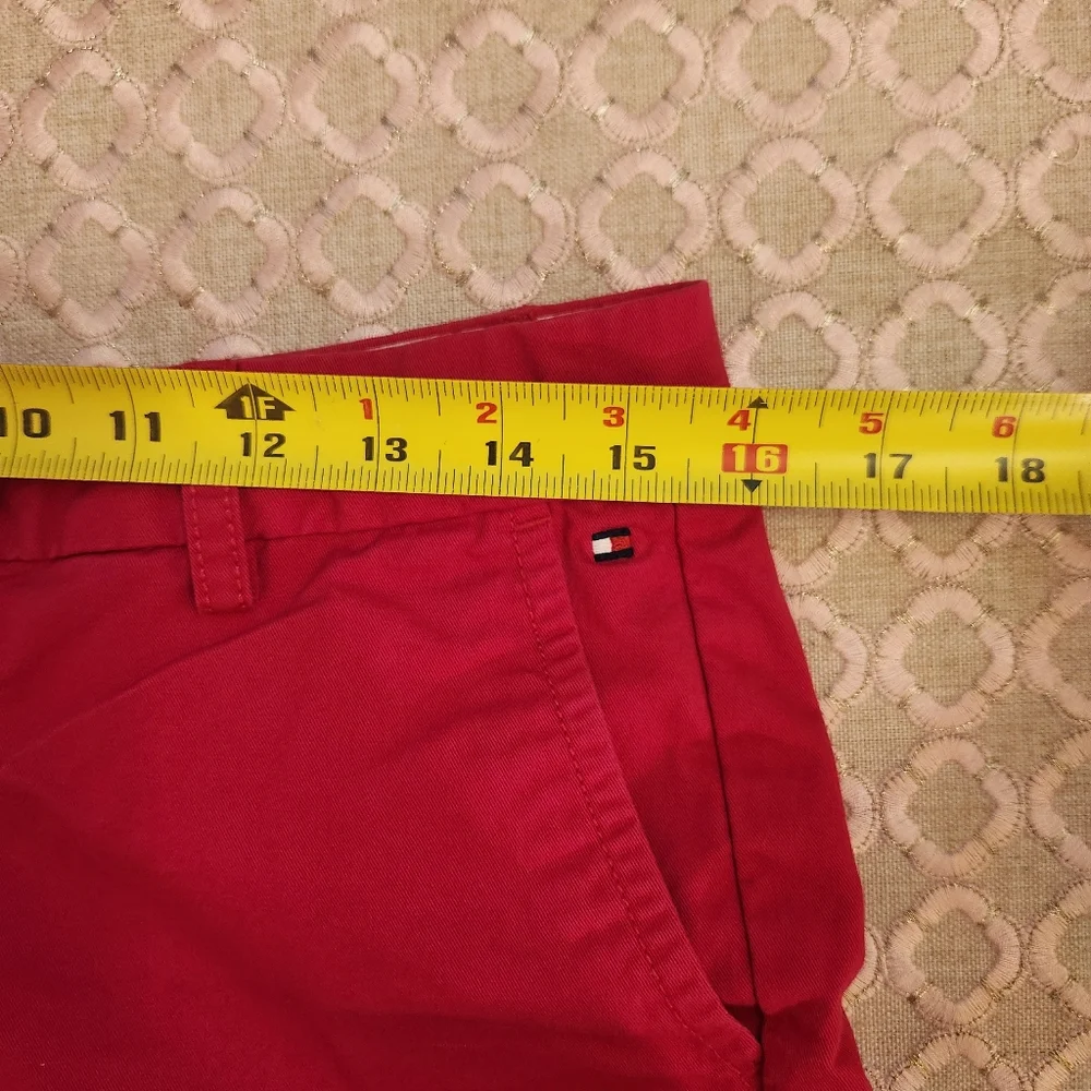 Tommy Hilfiger Women's 5 Inch Chino Shorts in Fuchsia, Size 4 - Picture 6 of 10